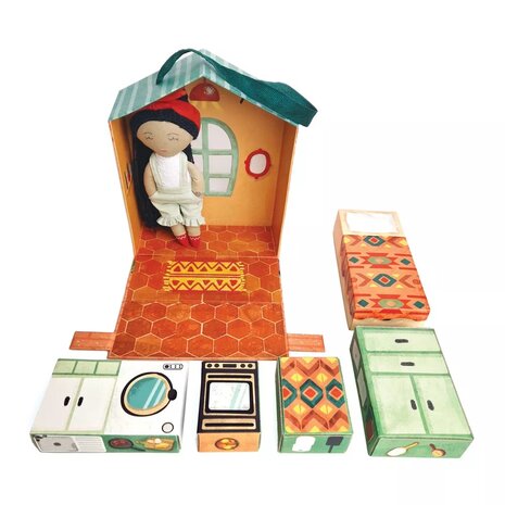 Poppenhuis My love home met Maya